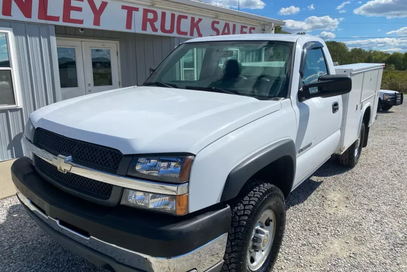 2004 Chevrolet Silverado 2500HD Work Truck photo 1