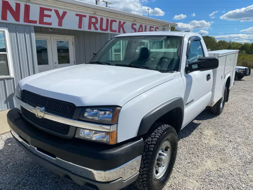 2004 Chevrolet Silverado 2500HD Work Truck photo 1