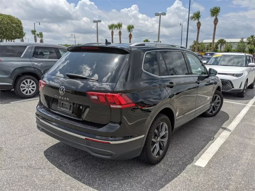2024 Volkswagen Tiguan SE Wolfsburg Edition photo 1