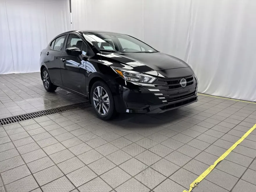 2025 Nissan Versa SV photo 1