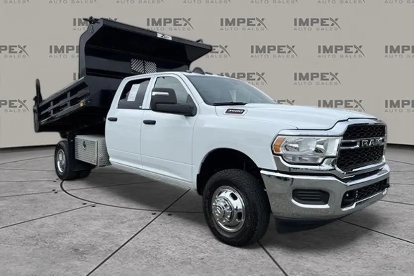 2023 Ram 3500 Tradesman photo 1