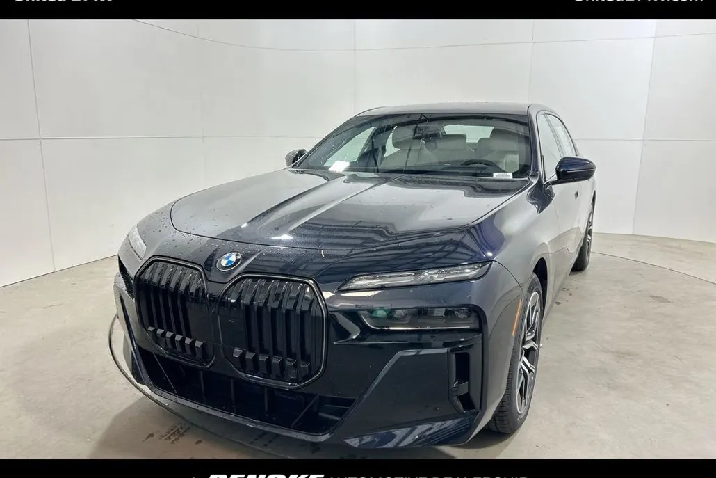 2025 Bmw 760i photo 1