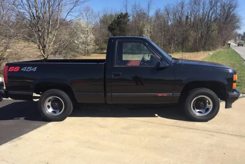 1990 Chevrolet Silverado photo 1