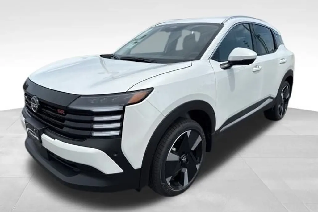 2025 Nissan Kicks SR photo 1