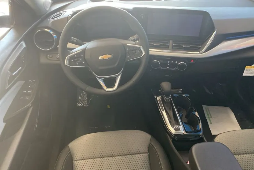 2026 Chevrolet Trax LT photo 1