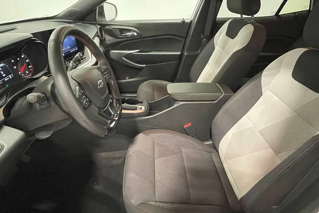 2024 Chevrolet Trax photo 1