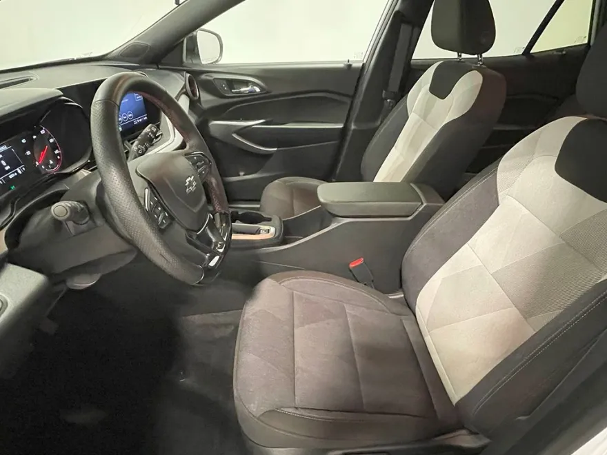 2024 Chevrolet Trax photo 1