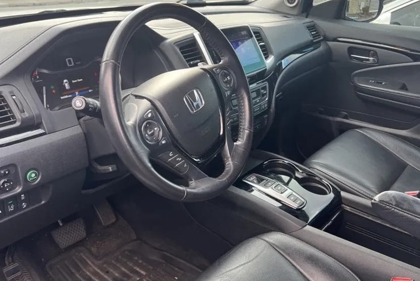 2018 Honda Pilot Touring photo 1