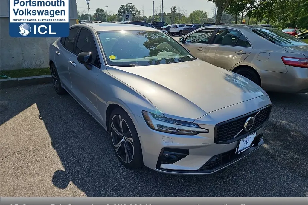 2024 Volvo S60 B5 Plus photo 1