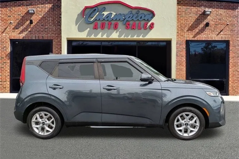 2020 Kia Soul S photo 1