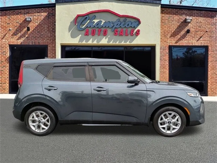 2020 Kia Soul S photo 1