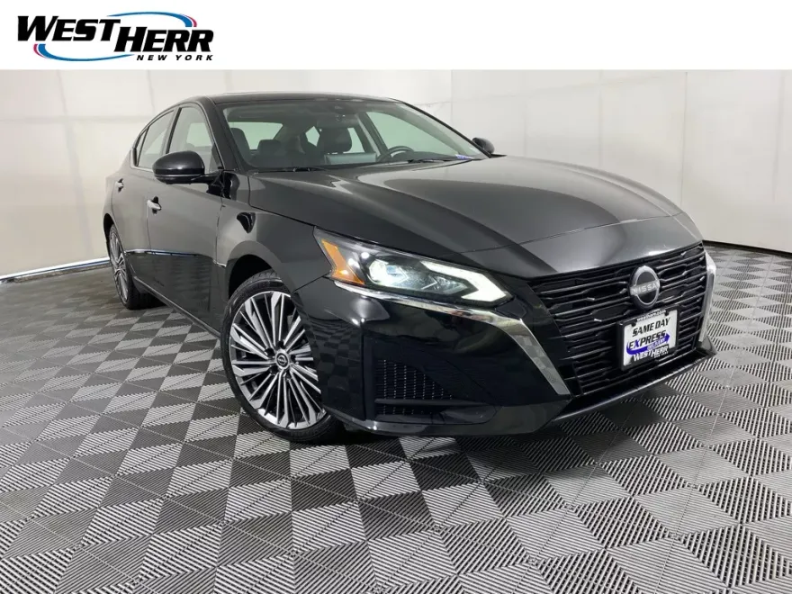 2023 Nissan Altima 2.5 SL photo 1