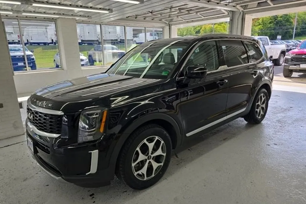 2022 Kia Telluride EX photo 1
