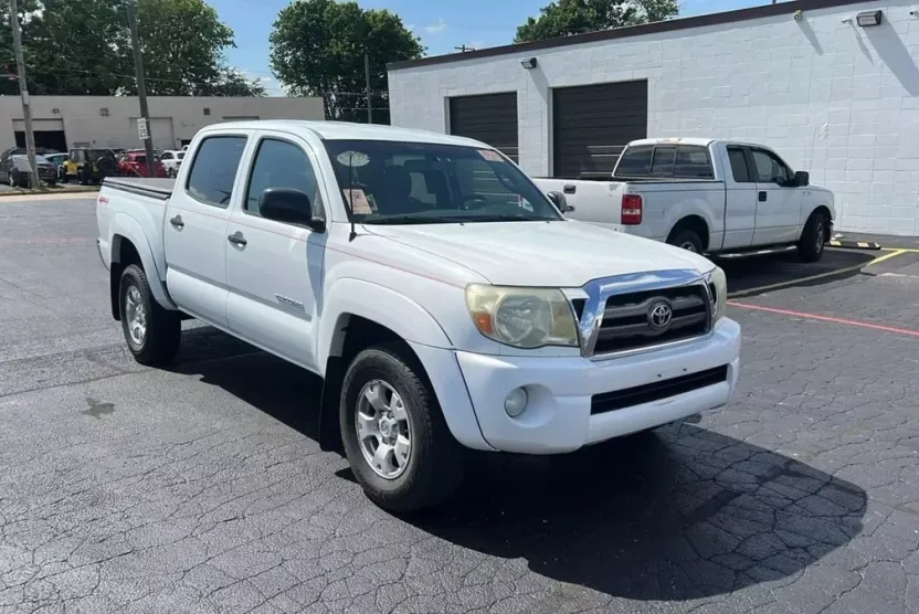 2010 Toyota Tacoma SR5 photo 1