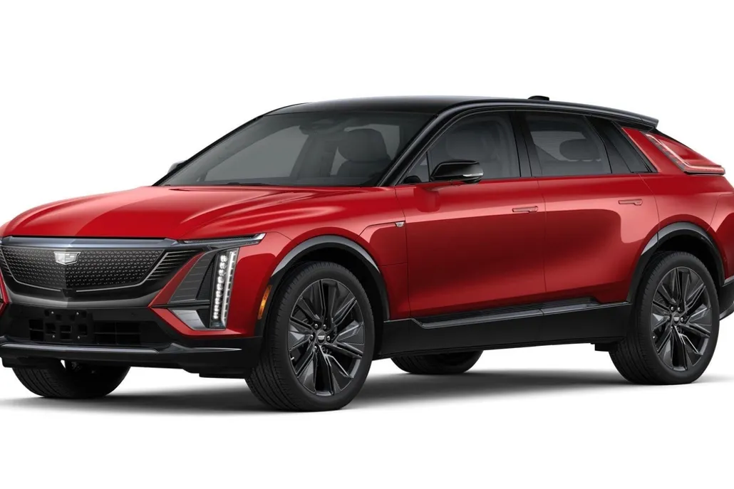 2025 Cadillac Lyriq Sport photo 1