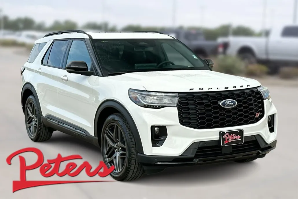 2025 Ford Explorer ST photo 1