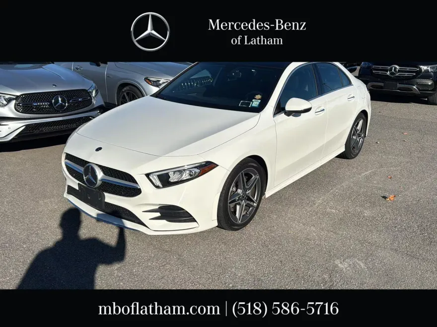 2022 Mercedes Benz A 220 photo 1