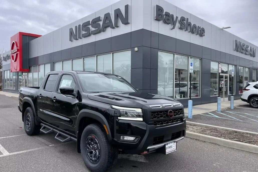 2025 Nissan Frontier PRO-4X photo 1