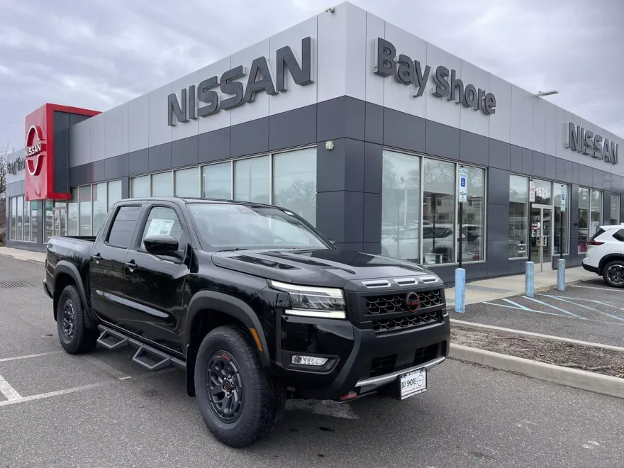 2025 Nissan Frontier PRO-4X photo 1
