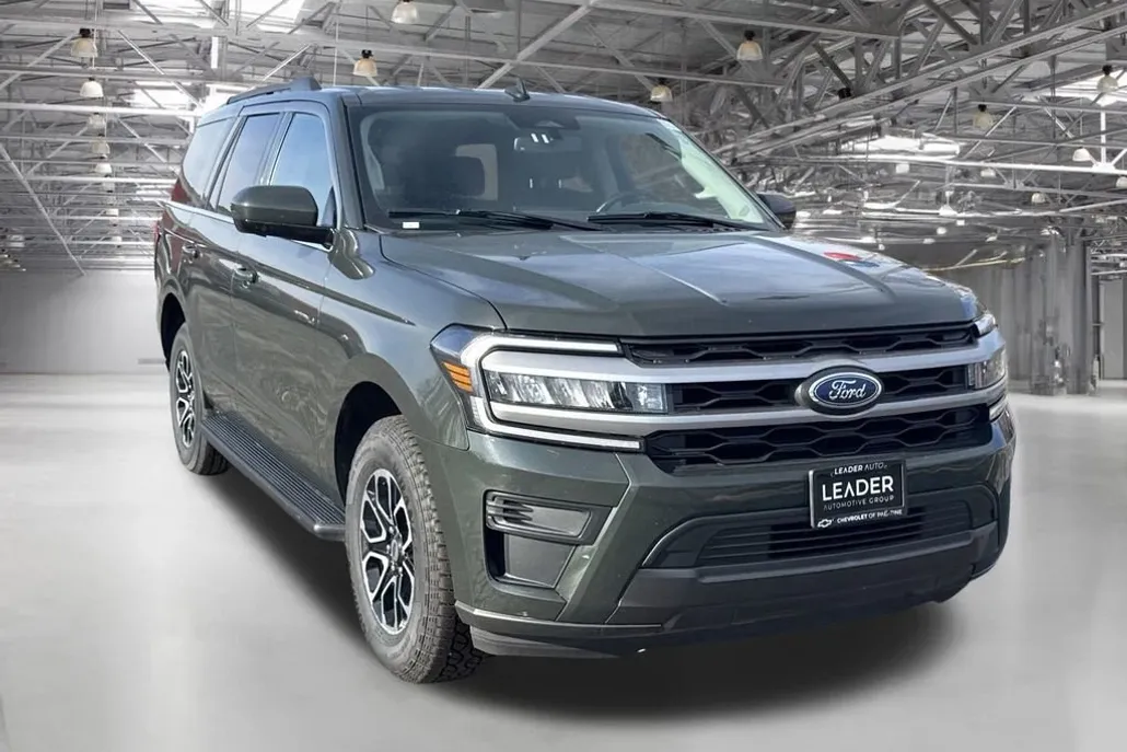 2022 Ford Expedition XLT photo 1