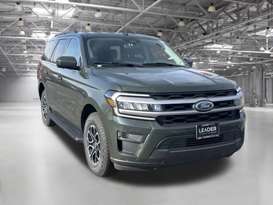2022 Ford Expedition XLT photo 1