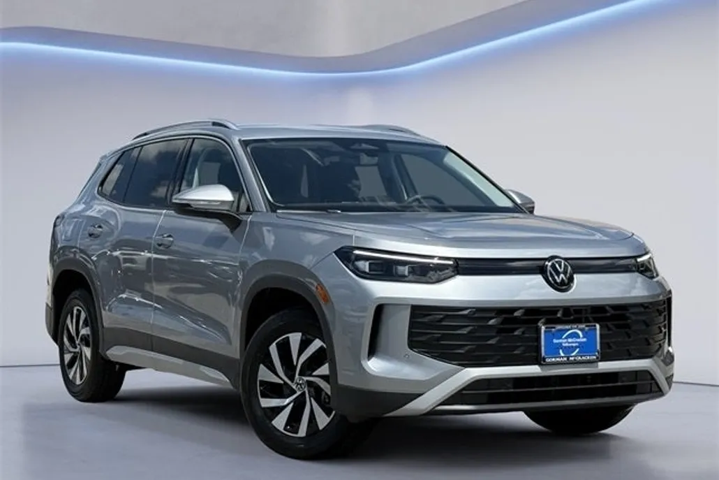 2025 Volkswagen Tiguan S photo 1