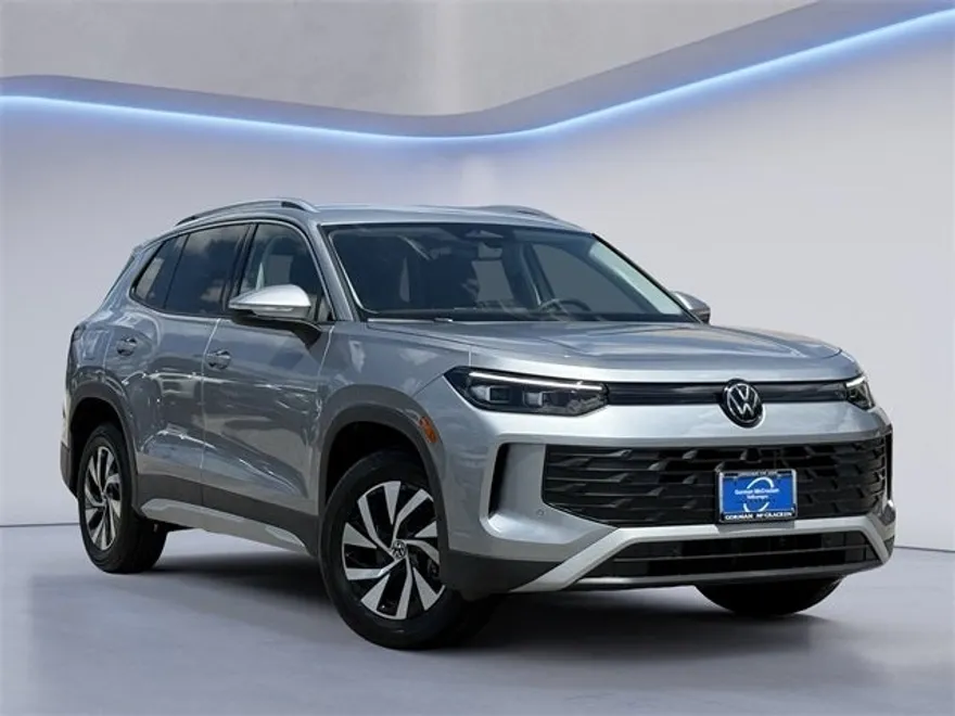 2025 Volkswagen Tiguan S photo 1