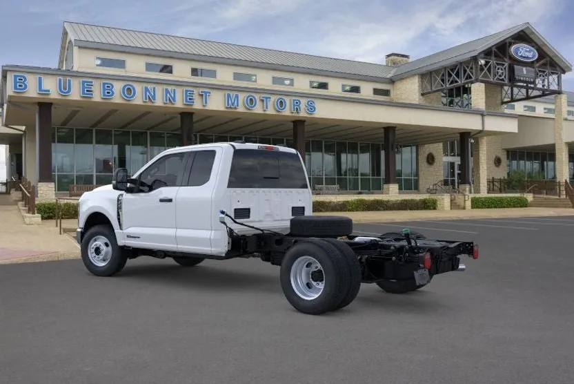2025 Ford F-350 XL photo 1