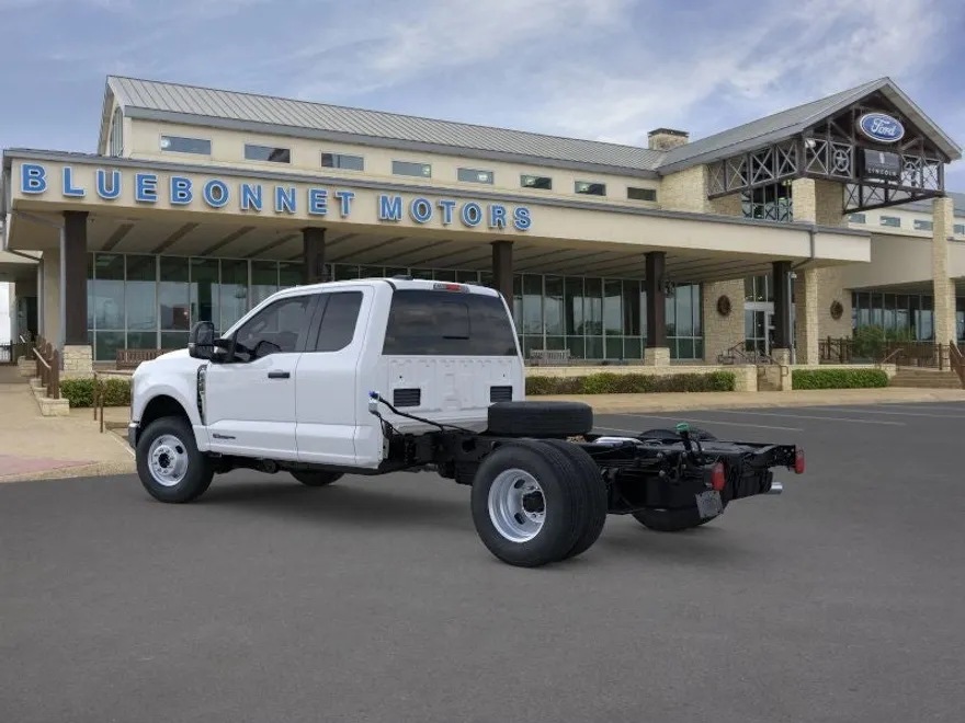 2025 Ford F-350 XL photo 1