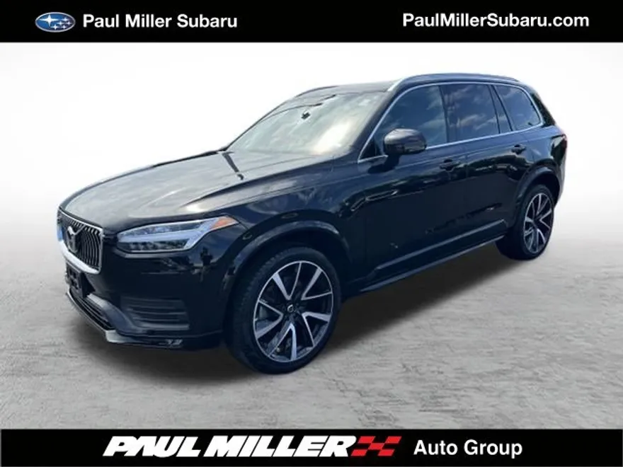 2022 Volvo XC90 T6 AWD Momentum photo 1