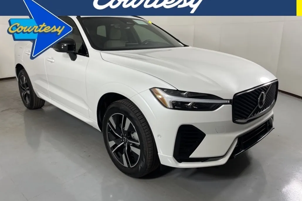 2026 Volvo XC60 Plus photo 1