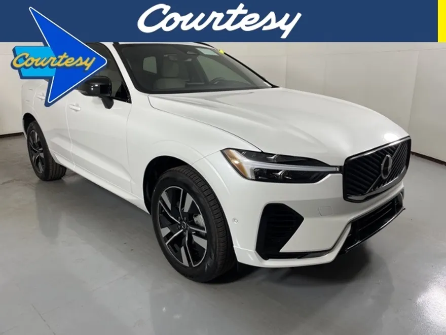 2026 Volvo XC60 Plus photo 1