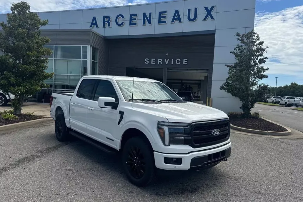 2025 Ford F-150 Lariat photo 1