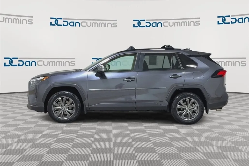 2023 Toyota RAV4 Hybrid XLE Premium photo 1