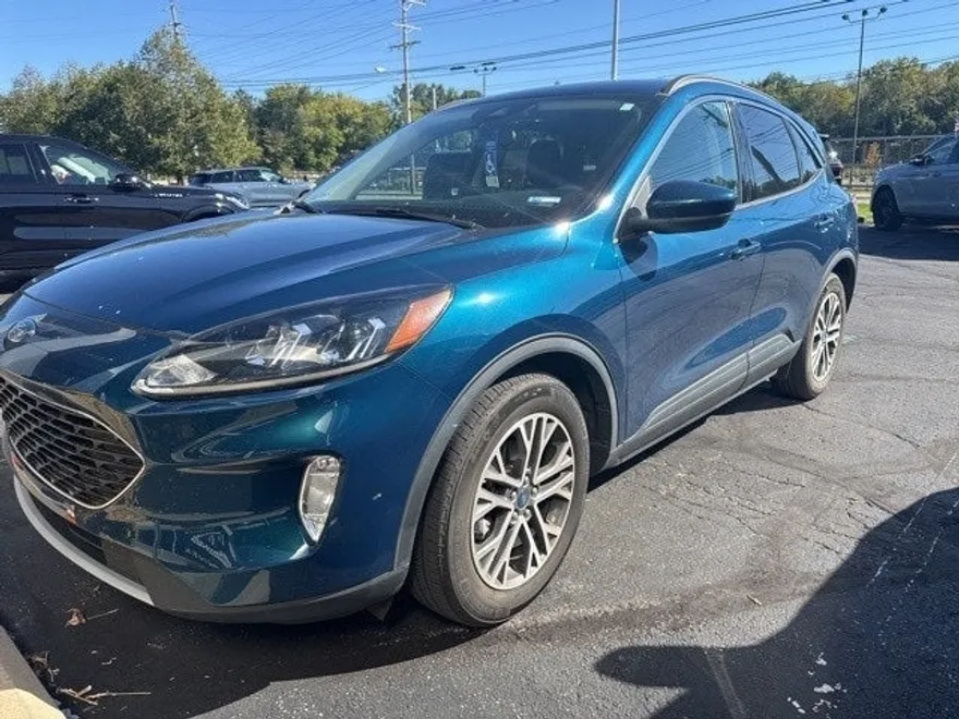 2020 Ford Escape SEL photo 1