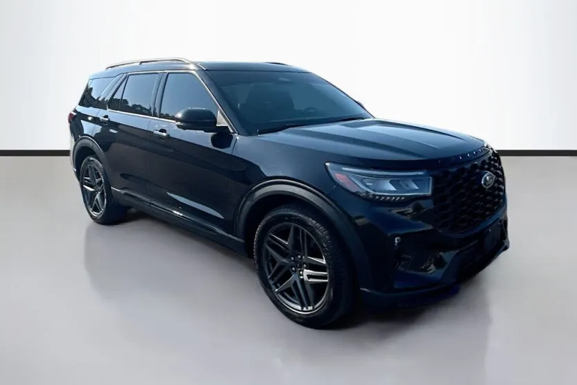 2025 Ford Explorer ST photo 1