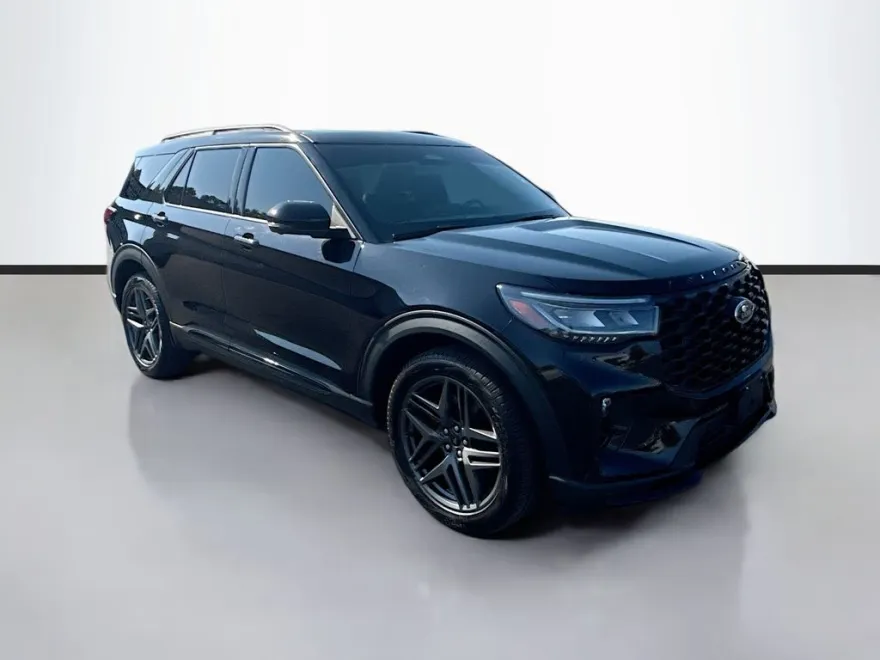 2025 Ford Explorer ST photo 1