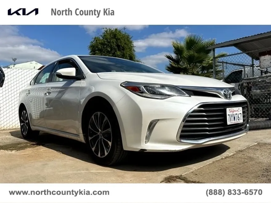 2016 Toyota Avalon XLE photo 1