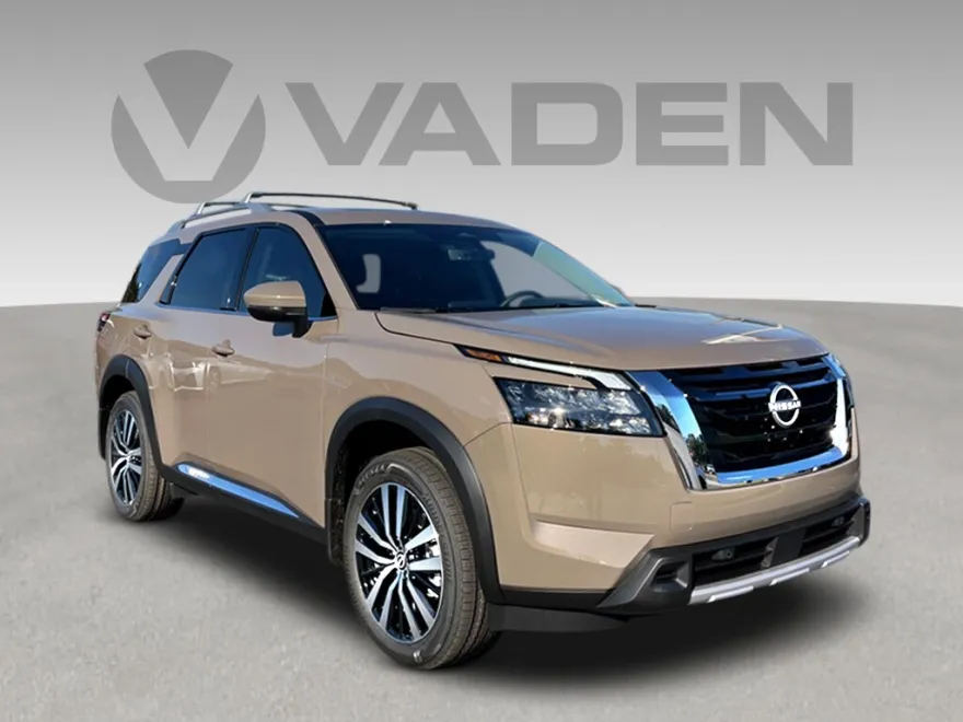 2025 Nissan Pathfinder Platinum photo 1