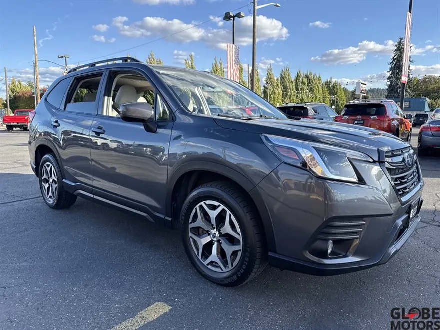 2022 Subaru Forester Premium photo 1