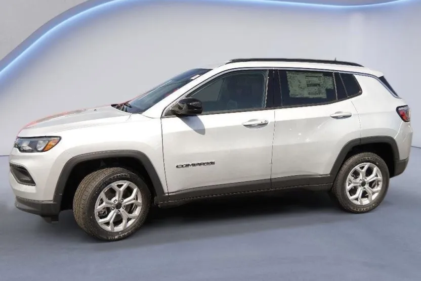 2025 Jeep Compass Latitude photo 1