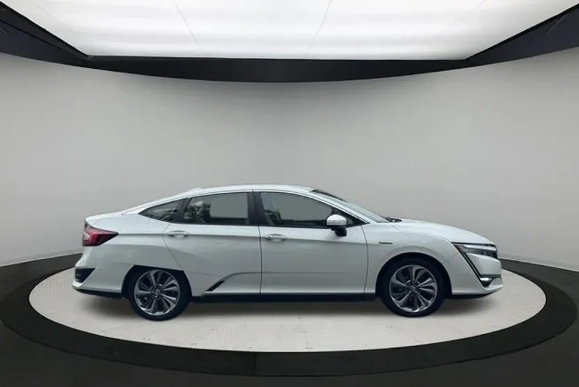 2019 Honda Clarity Plug-In Hybrid photo 1