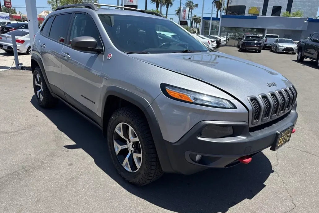 2015 Jeep Cherokee Trailhawk photo 1