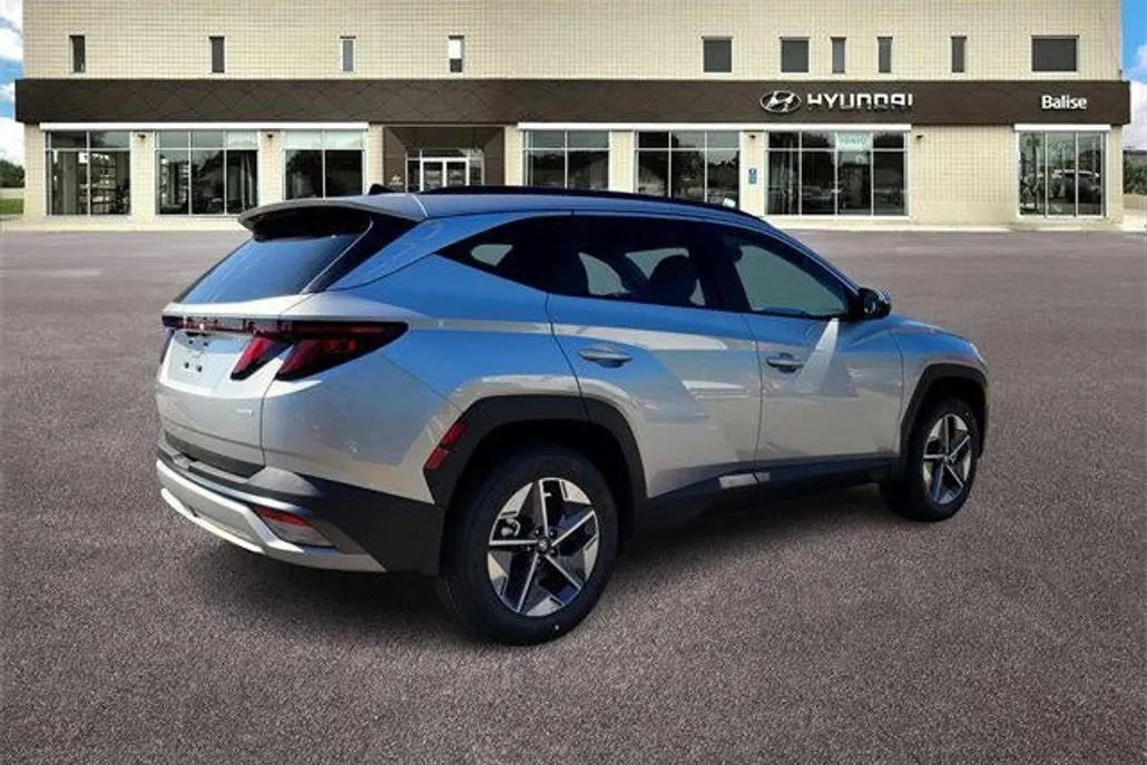 2025 Hyundai Tucson SEL photo 1