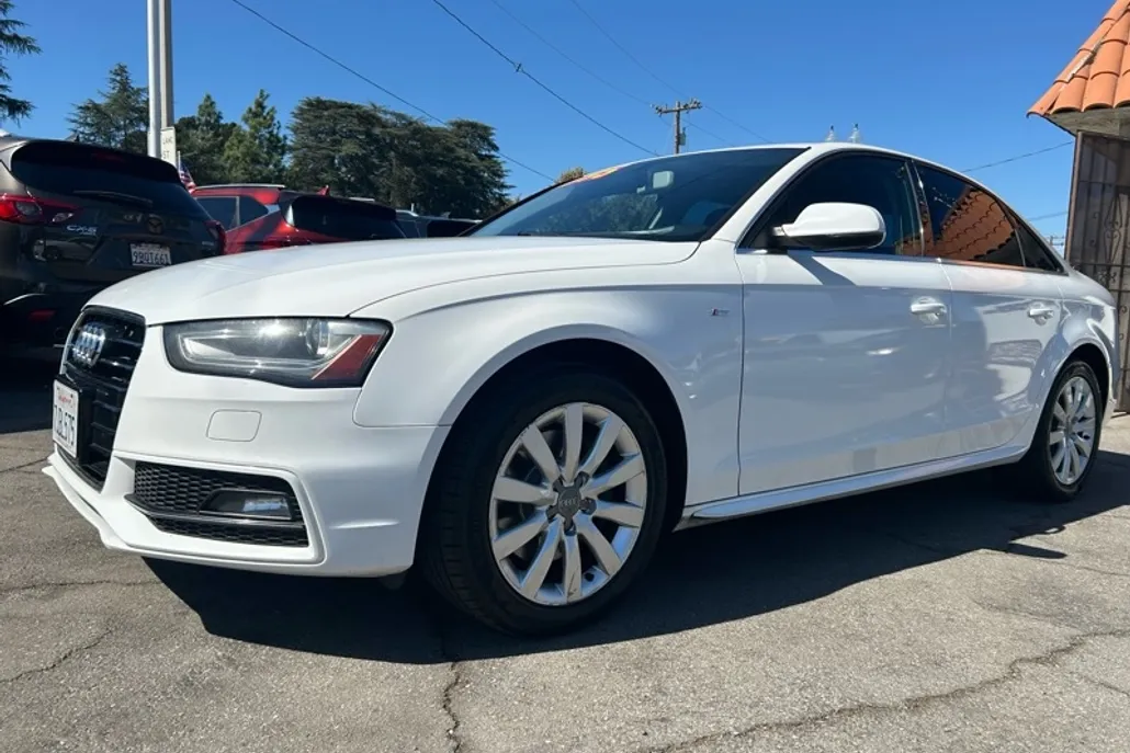 2015 Audi A4 Premium photo 1