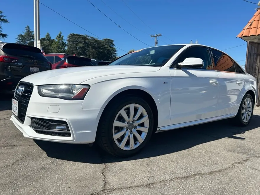 2015 Audi A4 Premium photo 1