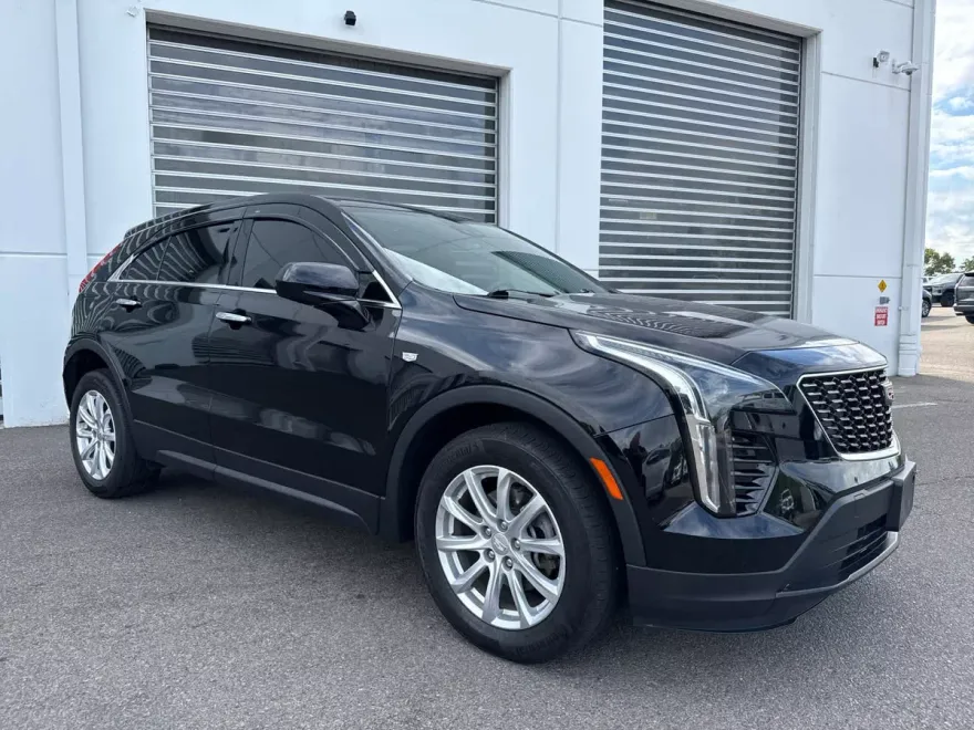 2022 Cadillac XT4 Luxury photo 1