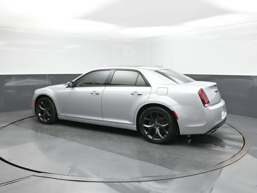 2023 Chrysler 300 S photo 1