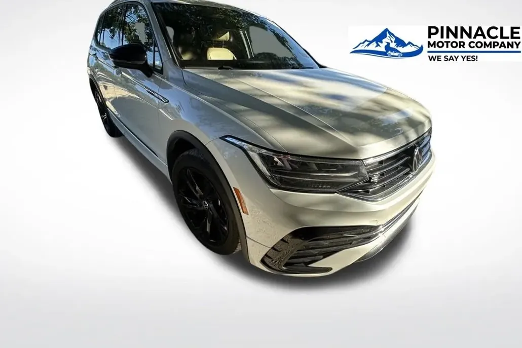 2023 Volkswagen Tiguan SE R-Line Black photo 1