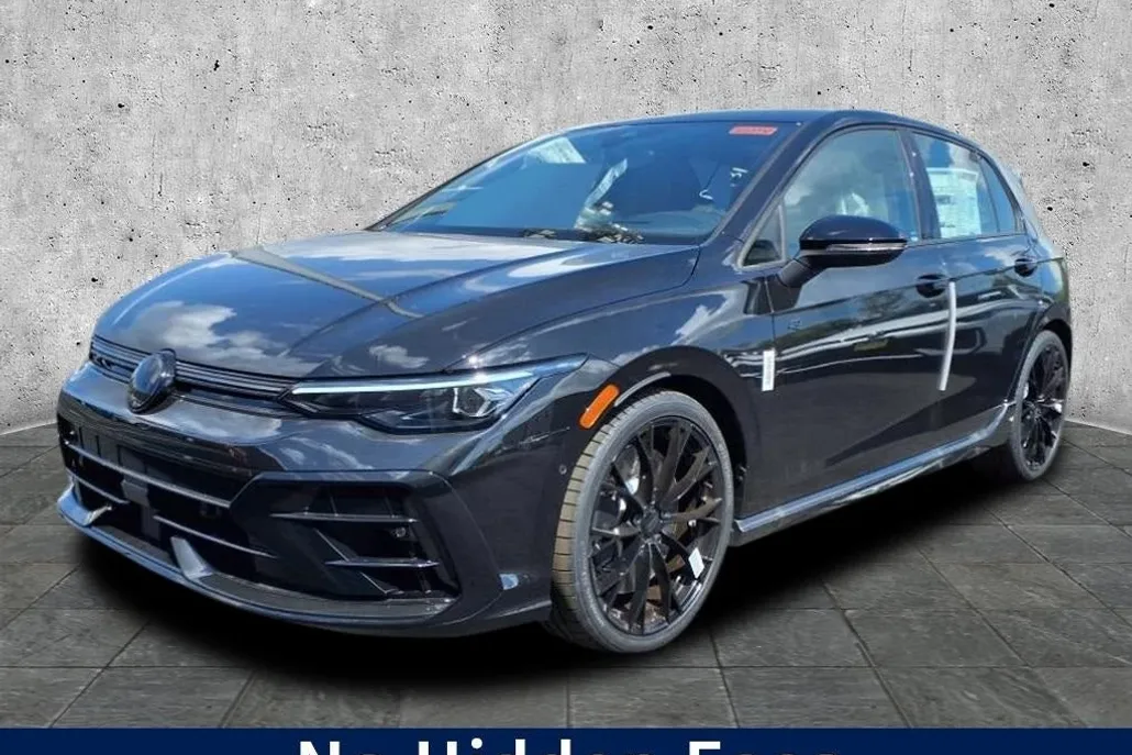 2025 Volkswagen Golf R photo 1